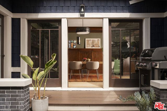 129 N St Andrews Place, Los Angeles, CA 90004