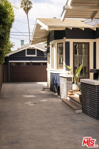 129 N St Andrews Place, Los Angeles, CA 90004