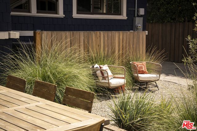 129 N St Andrews Place, Los Angeles, CA 90004