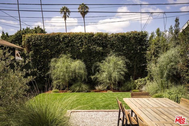 129 N St Andrews Place, Los Angeles, CA 90004