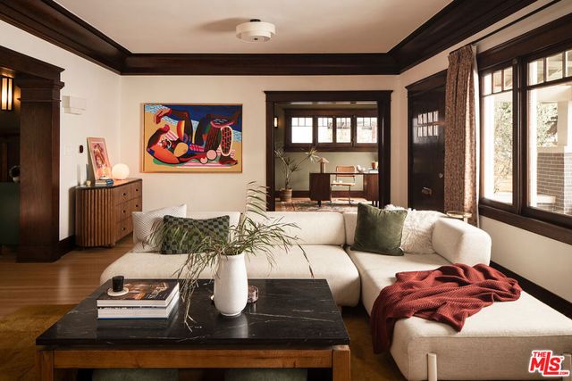 129 N St Andrews Place, Los Angeles, CA 90004