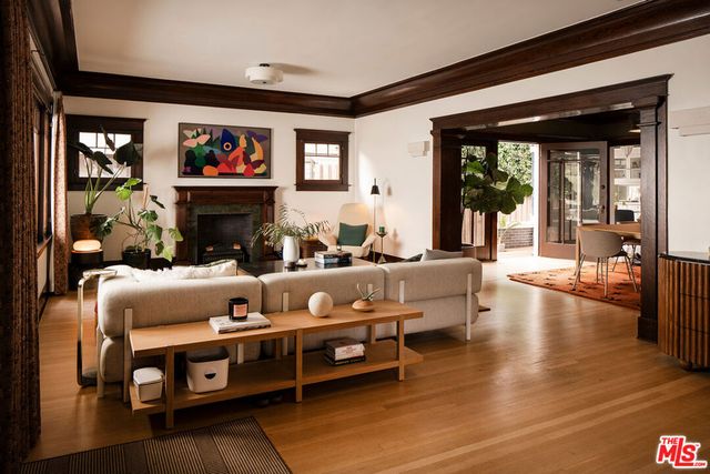 129 N St Andrews Place, Los Angeles, CA 90004