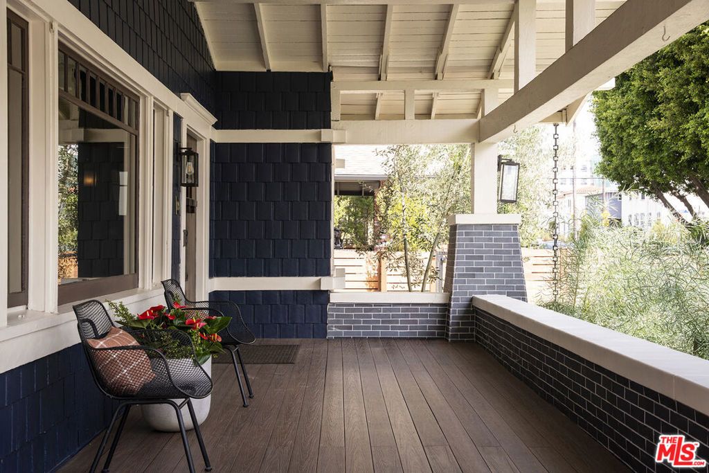 129 N St Andrews Place, Los Angeles, CA 90004 — photo 3