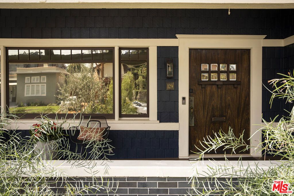 129 N St Andrews Place, Los Angeles, CA 90004 — photo 4