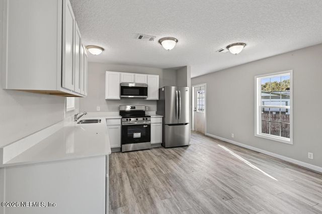 7052 JAMMES Road, Jacksonville, FL 32244