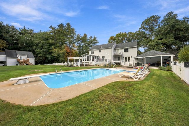 15 Smith Corner Road, Plaistow, NH 03865