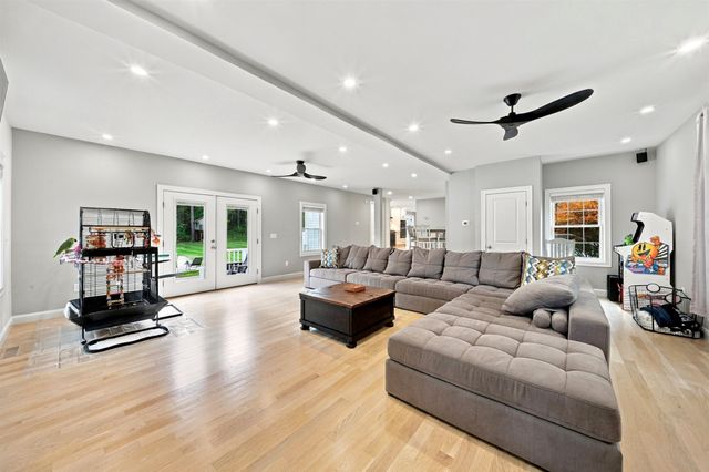 15 Smith Corner Road, Plaistow, NH 03865