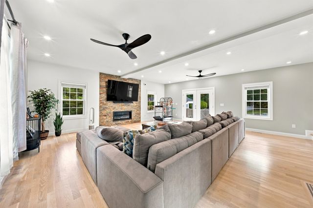 15 Smith Corner Road, Plaistow, NH 03865