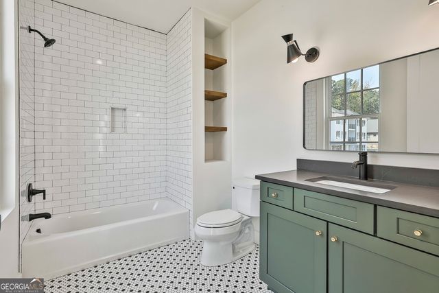 940 Laurel Brooke Avenue, Peachtree City, GA 30269