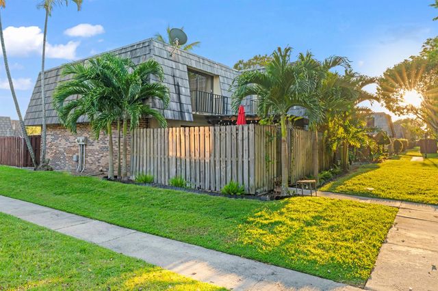 1630 Forest Lakes Circle C, West Palm Beach, FL 33406