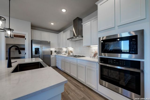 17139 Elder Walnut Drive, Elmendorf, TX 78112