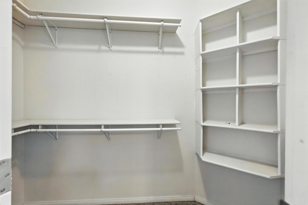 Image 16 of property listing at 202 SUNRISE BLUFFS Drive, Belen, NM 87002