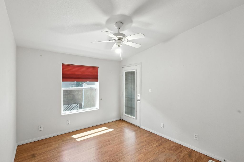 Image 19 of property listing at 202 SUNRISE BLUFFS Drive, Belen, NM 87002