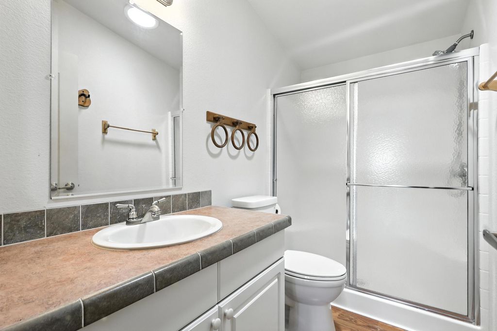 Image 23 of property listing at 202 SUNRISE BLUFFS Drive, Belen, NM 87002