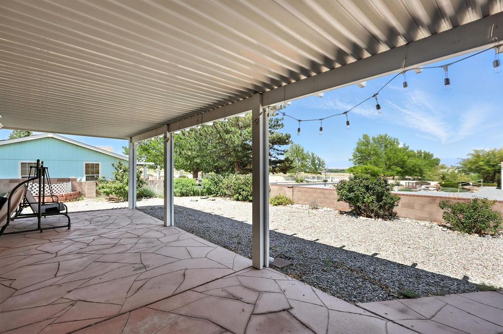 Image 3 of property listing at 202 SUNRISE BLUFFS Drive, Belen, NM 87002
