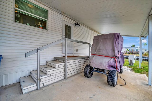 119 E SAINT JOHNS WAY, Apollo Beach, FL 33572