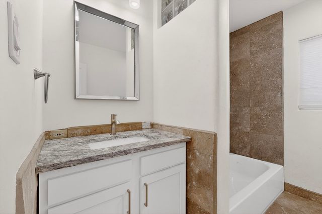 511 Carlisle Boulevard SE, Albuquerque, NM 87106