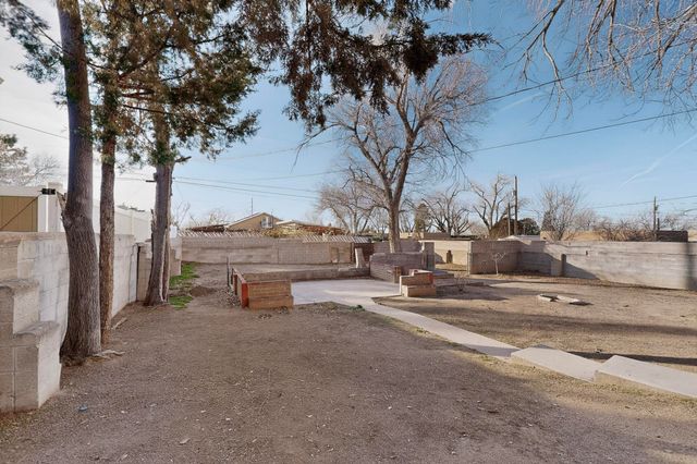 511 Carlisle Boulevard SE, Albuquerque, NM 87106