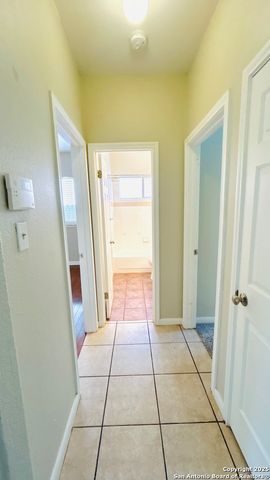 6362 PARKLAND OAKS DR, San Antonio, TX 78240