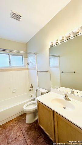 6362 PARKLAND OAKS DR, San Antonio, TX 78240