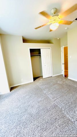 6362 PARKLAND OAKS DR, San Antonio, TX 78240