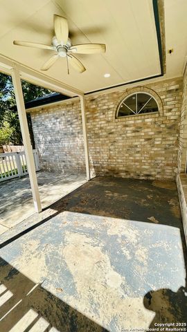 6362 PARKLAND OAKS DR, San Antonio, TX 78240