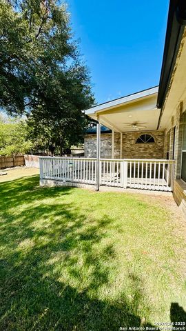 6362 PARKLAND OAKS DR, San Antonio, TX 78240