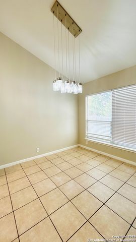 6362 PARKLAND OAKS DR, San Antonio, TX 78240