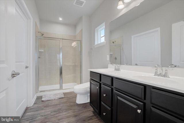 19 LADY HARRINGTON DR, York, PA 17402