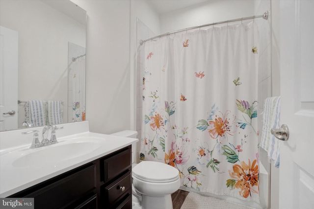 19 LADY HARRINGTON DR, York, PA 17402