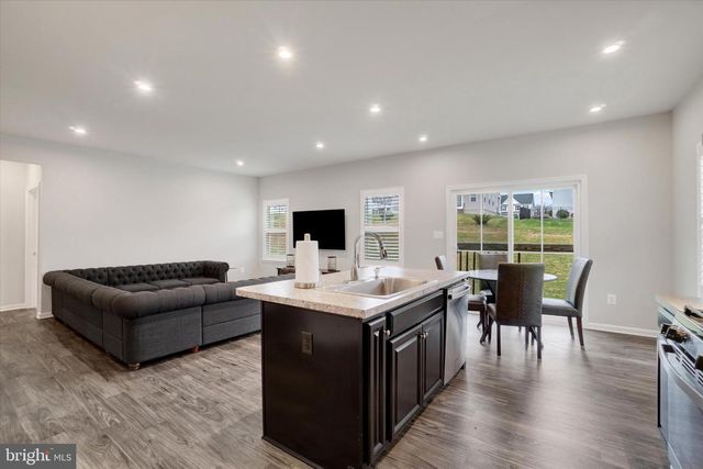 19 LADY HARRINGTON DR, York, PA 17402