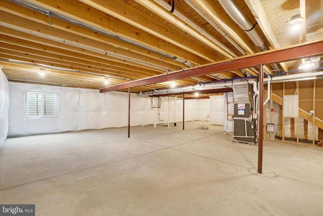 19 LADY HARRINGTON DR, York, PA 17402