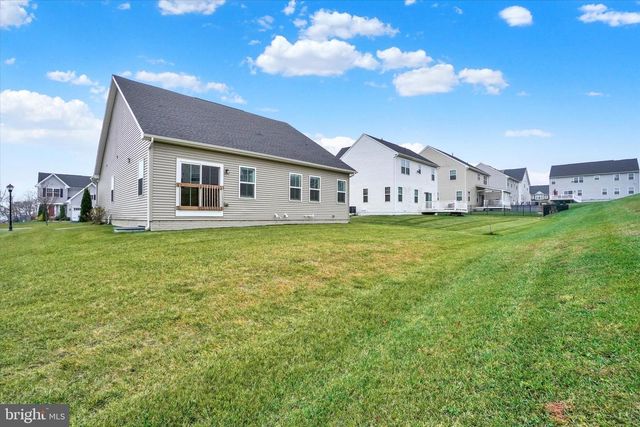 19 LADY HARRINGTON DR, York, PA 17402