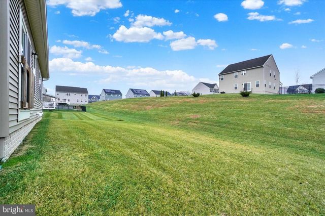 19 LADY HARRINGTON DR, York, PA 17402