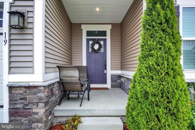 19 LADY HARRINGTON DR, York, PA 17402