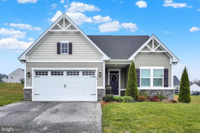 19 LADY HARRINGTON DR, York, PA 17402