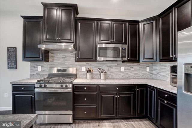 19 LADY HARRINGTON DR, York, PA 17402