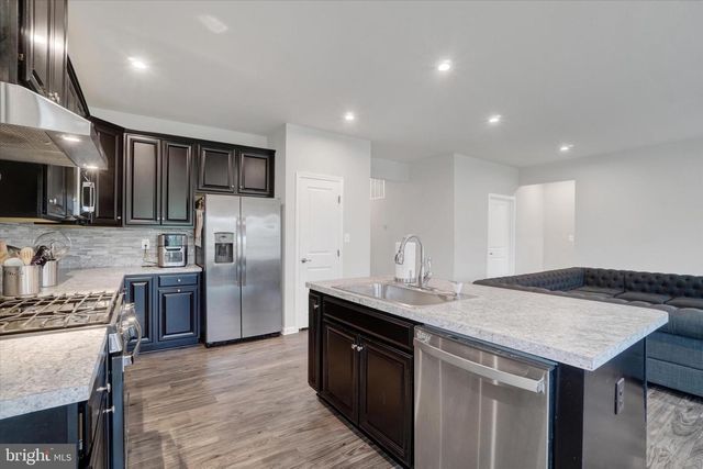 19 LADY HARRINGTON DR, York, PA 17402