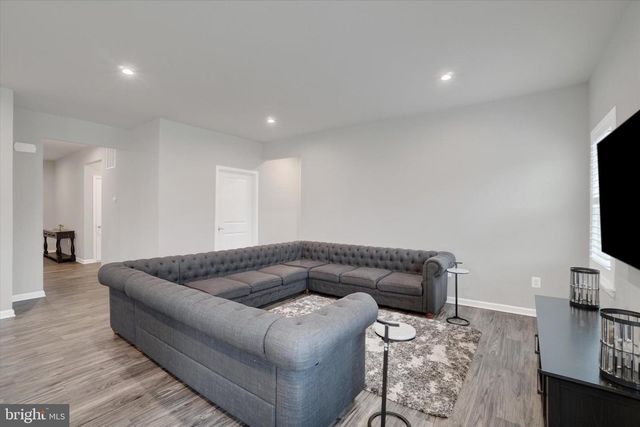 19 LADY HARRINGTON DR, York, PA 17402