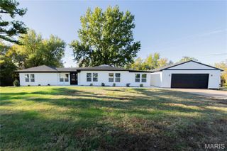2984 Christopher Drive, Oakville, MO 63129