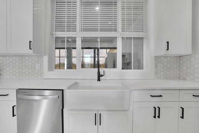 29 Ravenfield Road, Taylorsville, GA 30178