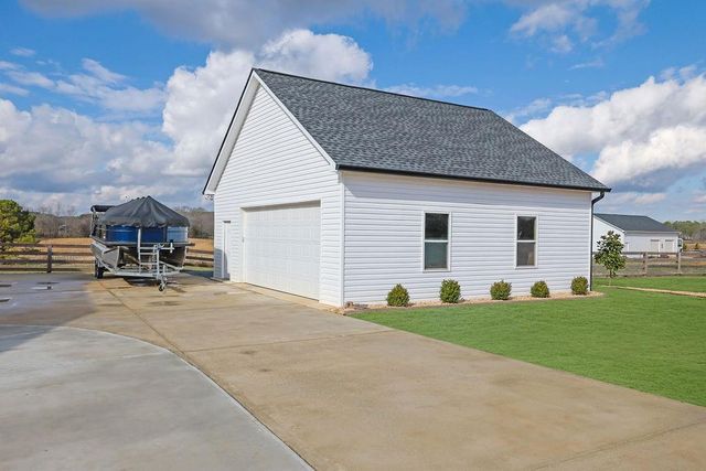 29 Ravenfield Road, Taylorsville, GA 30178