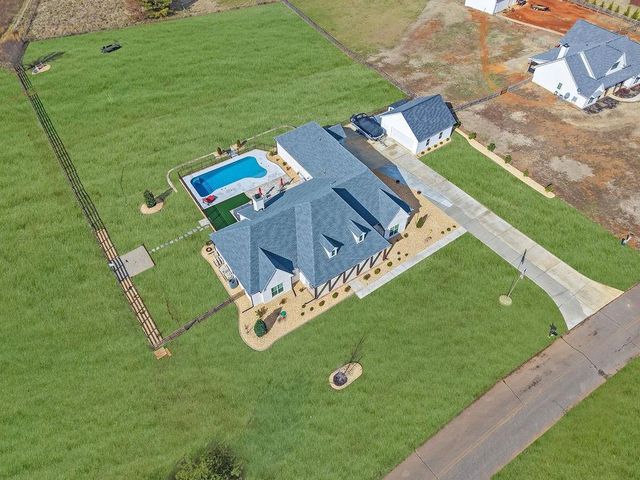 29 Ravenfield Road, Taylorsville, GA 30178