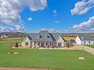 29 Ravenfield Road, Taylorsville, GA 30178