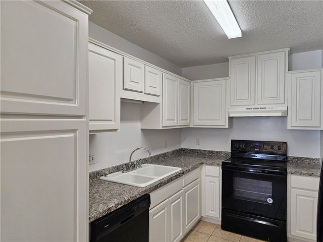 214 Nell Leone Drive, Brunswick, GA 31520