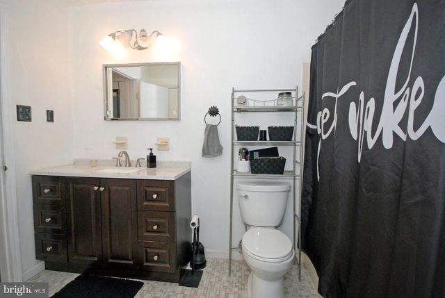 31 DUNMOOR CT S, Hamilton, NJ 08690