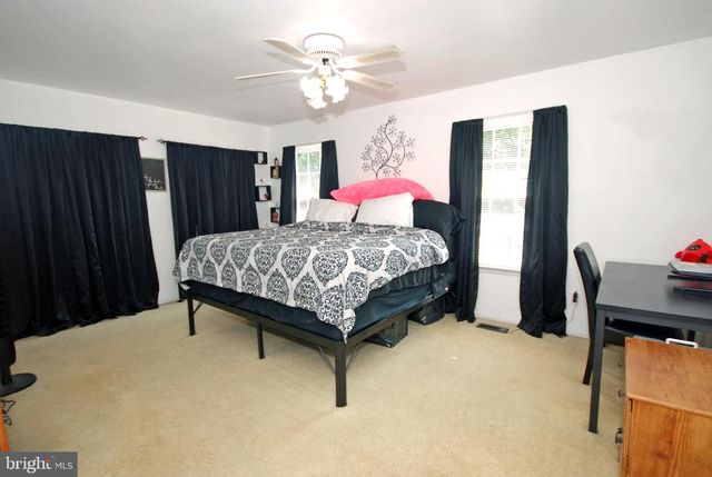 31 DUNMOOR CT S, Hamilton, NJ 08690