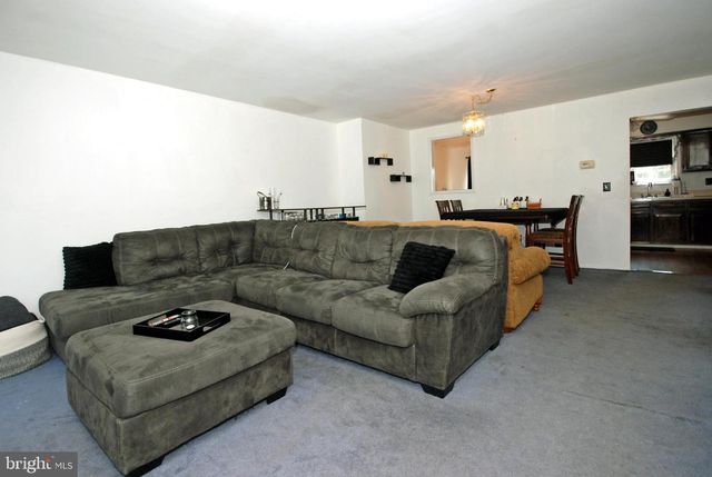 31 DUNMOOR CT S, Hamilton, NJ 08690