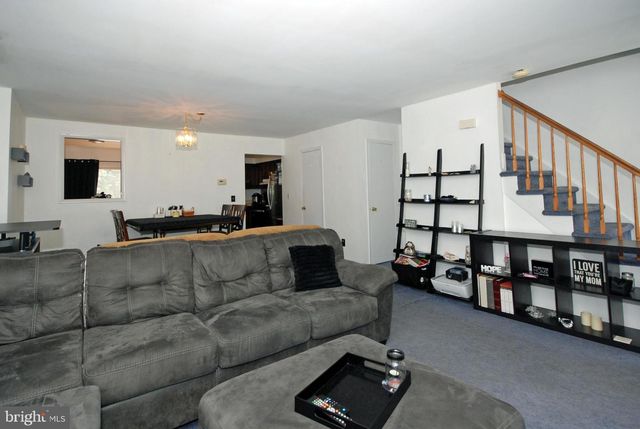 31 DUNMOOR CT S, Hamilton, NJ 08690