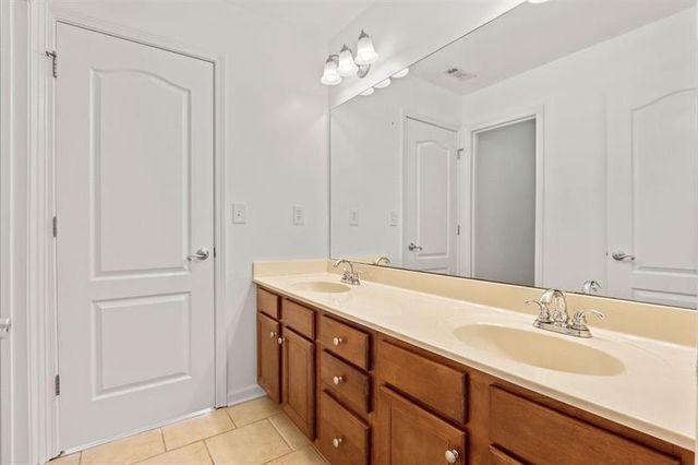 1871 Alcovy Bluff Way, Lawrenceville, GA 30045